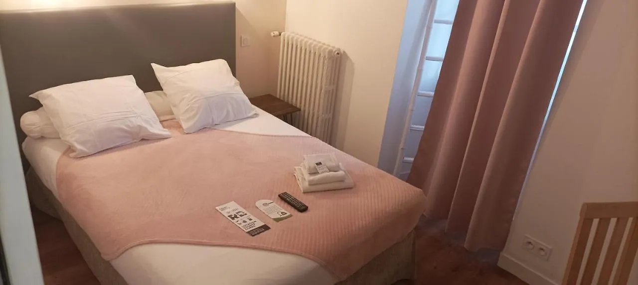 Hotel Le Petit Billot 2*, Vitre (Ille-et-Vilaine) France
