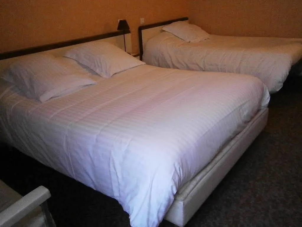 Hotel Le Petit Billot 2*, Vitre (Ille-et-Vilaine) France